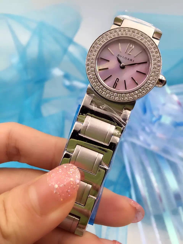 ブルガリ時計正面デザイン